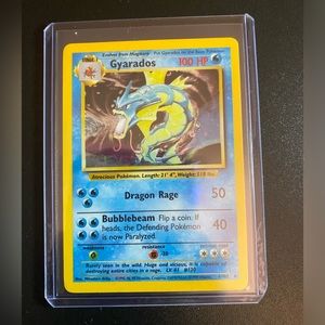 Gyrados holographic from the original set